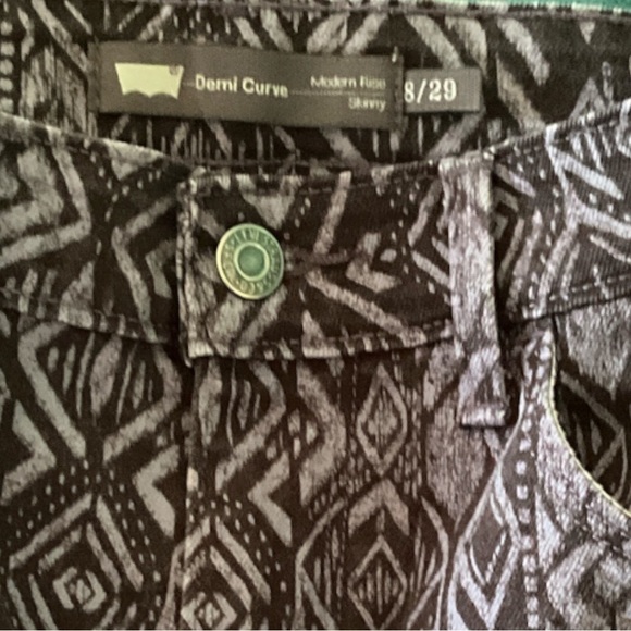 Levi’s slimming pattern red tab jeans Demi curve High rise - Picture 5 of 5